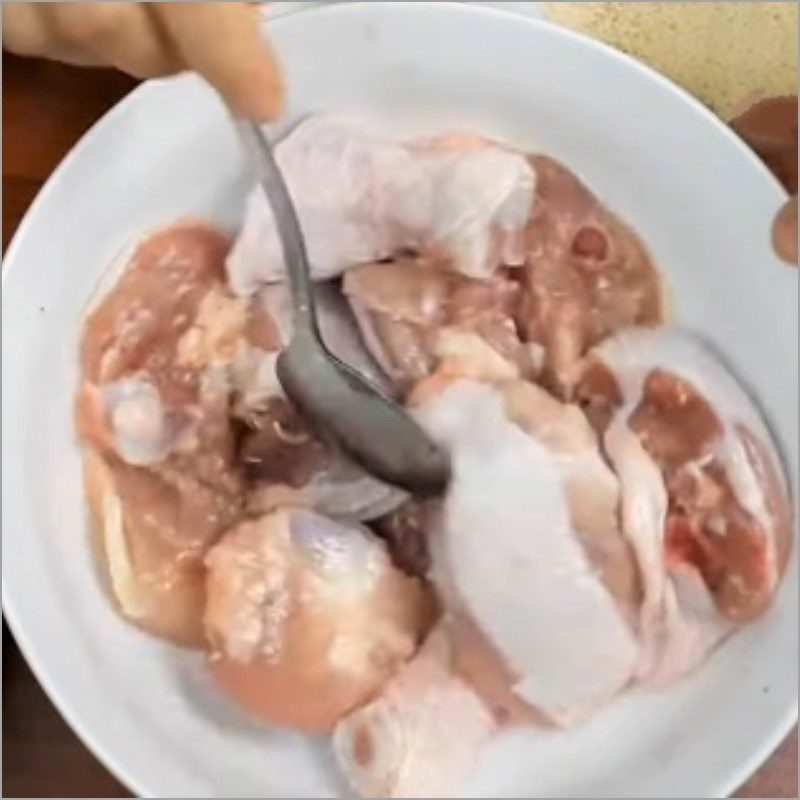 Step 1 Prepare and Marinate the Chicken Braised Chicken with Fresh Bamboo Shoots