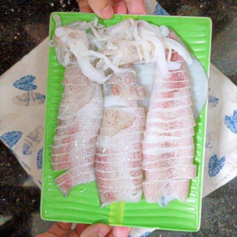 Step 1 Prepare the squid Fried Squid