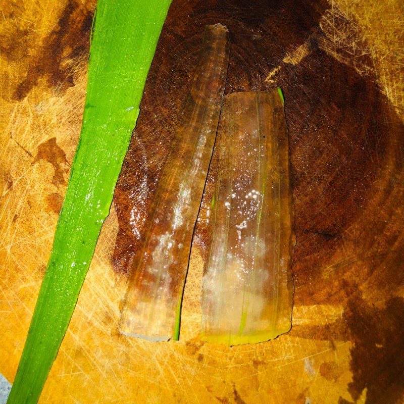 Step 1 Preparing aloe vera for Aloe Vera Honey