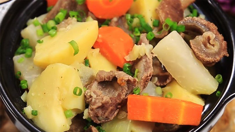 beef stew with potatoes and carrots