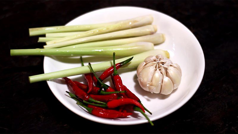 Ingredients for chili lemongrass salt dish