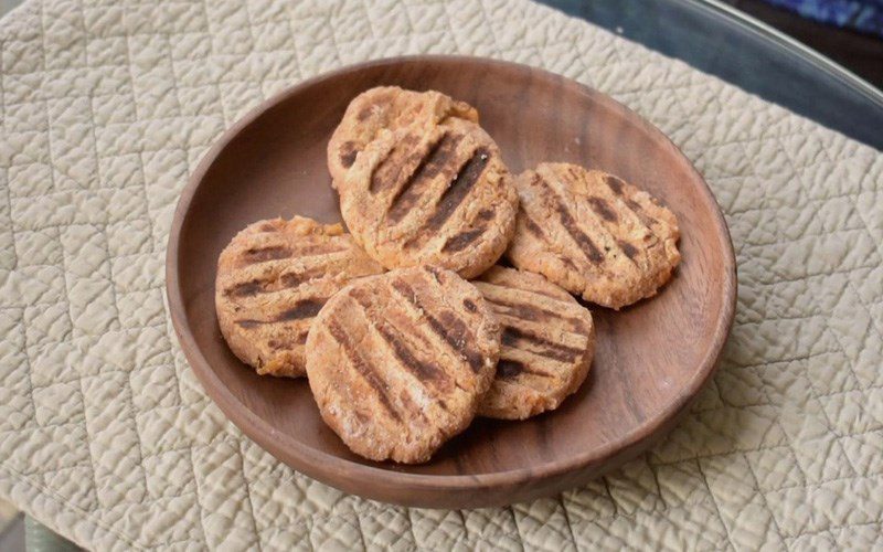 Sweet potato oatmeal cake made with an air fryer