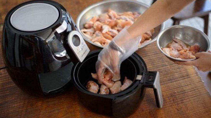 Defrosting food with an air fryer