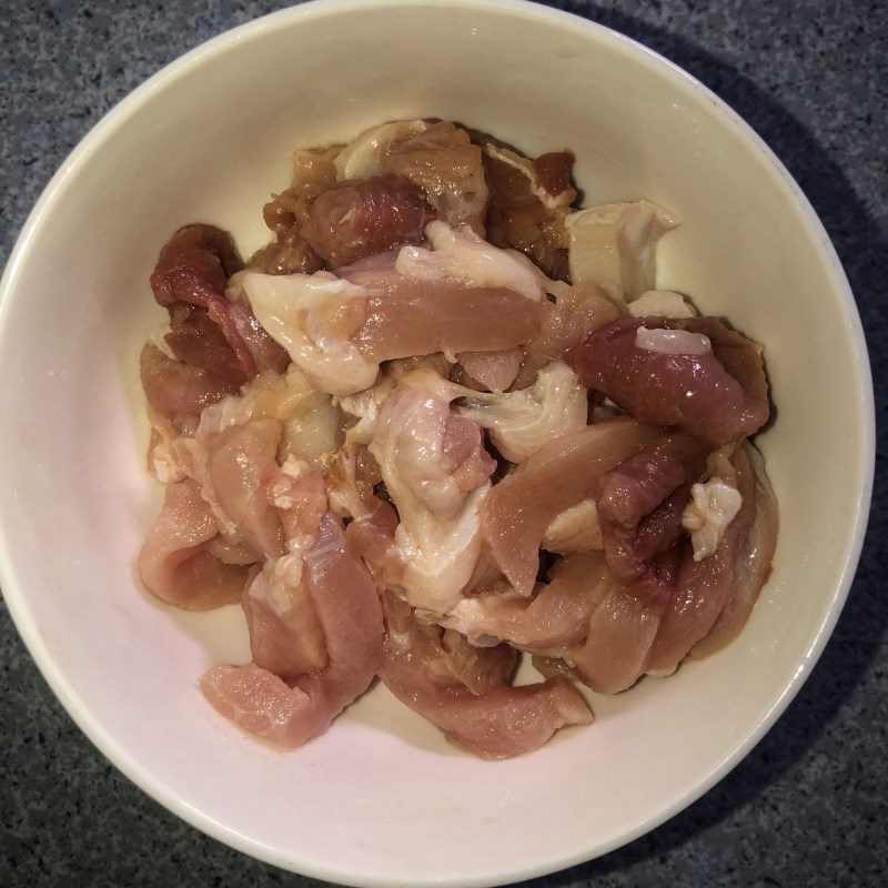 Step 1 Prepare pork for Stir-fried Peas with Pork