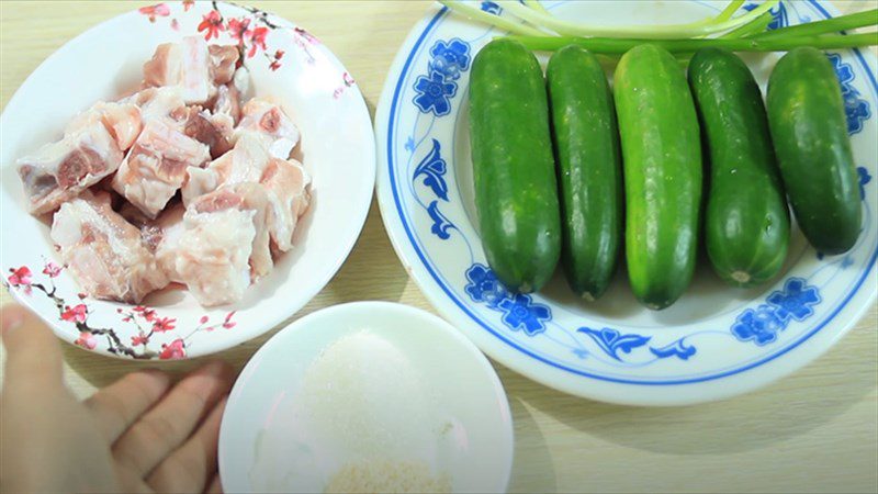 Ingredients for cucumber soup with pork bones, stuffed meat and shrimp