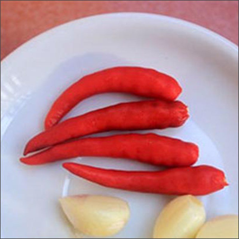 Step 1 Prepare the ingredients for Garlic Chili Palm Sugar Dipping Sauce