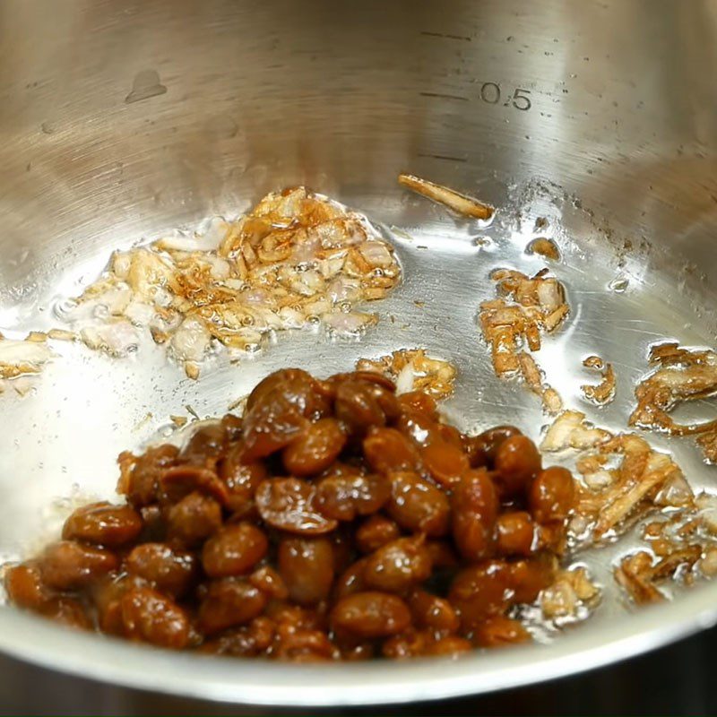 Step 4 Make the sauce for Bun Goi Da Soc Trang