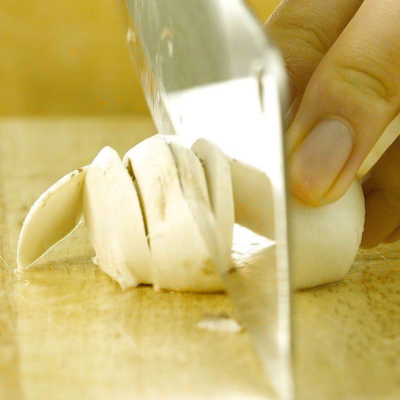 Step 3 Prepare other ingredients Beefsteak with mushroom cream sauce