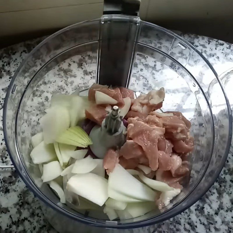 Step 2 Grind the pork for dry noodle with char siu