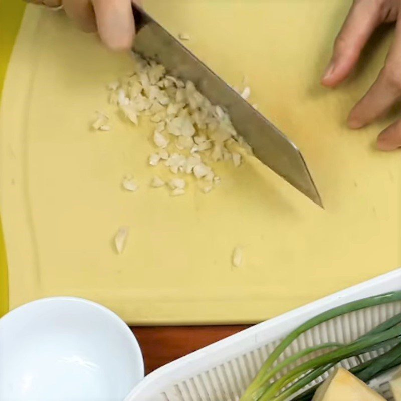 Step 2 Preparation of other ingredients Fresh bamboo chicken