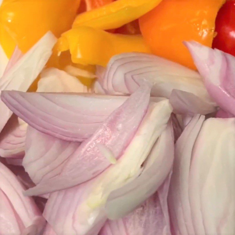 Step 2 Prepare other ingredients for Braised Chicken with Dried Bamboo Shoots