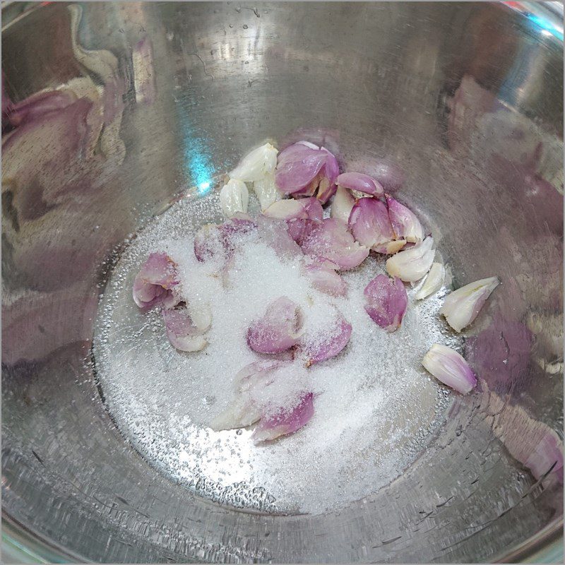 Step 2 Marinate the mackerel for Mackerel with tomatoes using a pressure cooker (Recipe shared by a user)