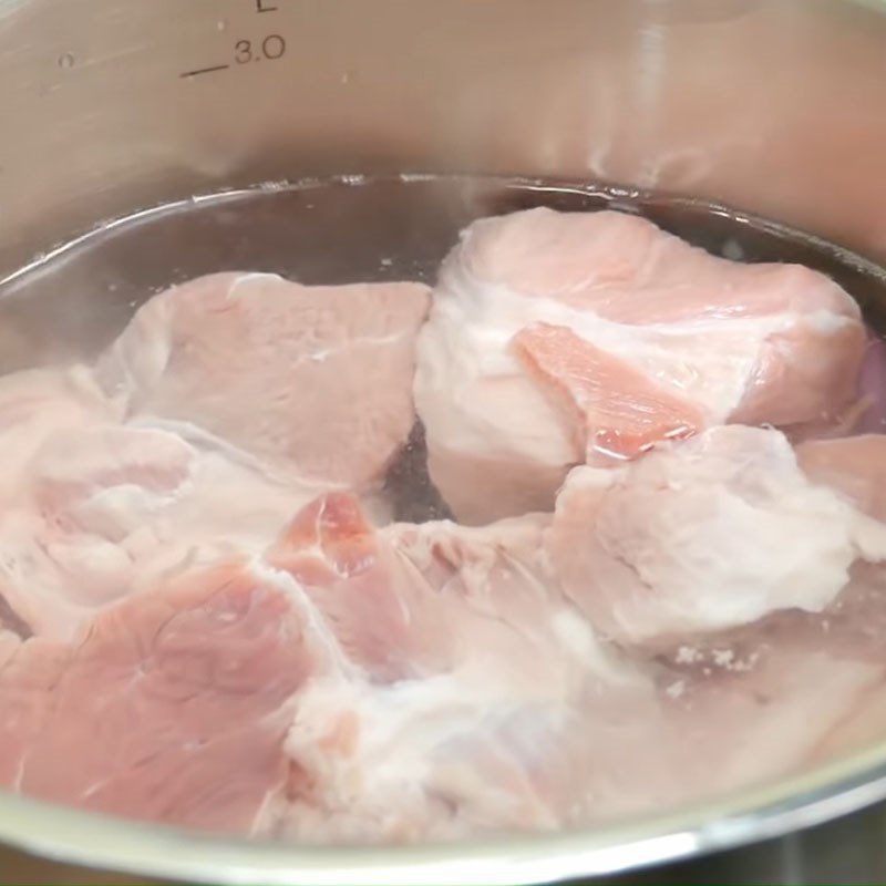 Step 1 Prepare and boil the pork for Bún gỏi dà Sóc Trăng