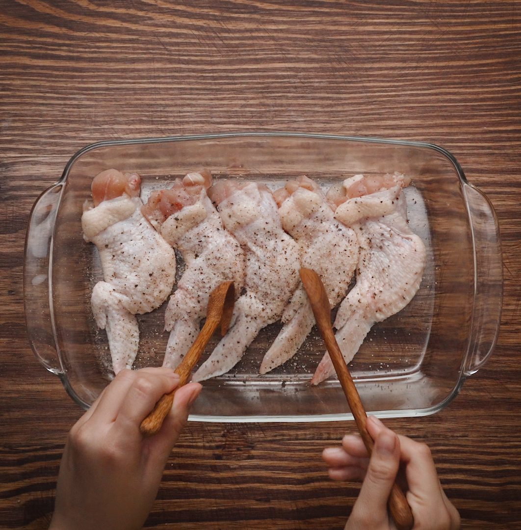 Step 1 Marinate the chicken wings Fried rice stuffed chicken wings