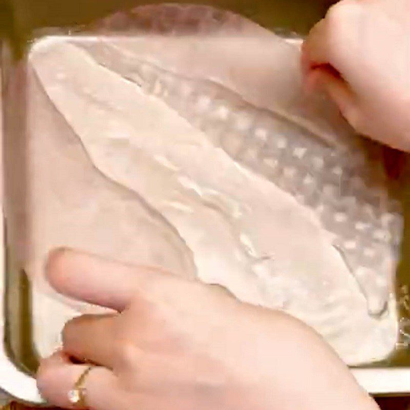 Step 1 Shaping the tapioca Black Sugar Tapioca using rice paper