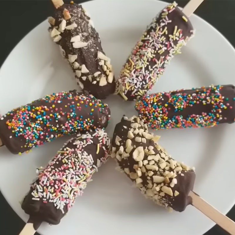 Step 4 Final product Banana chocolate popsicle