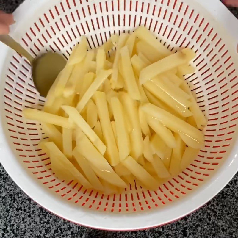 Step 2 Mix the potatoes Air fryer potatoes