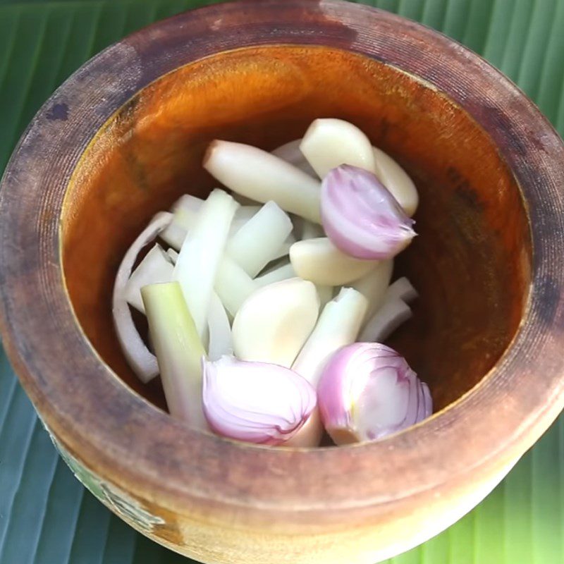 Step 1 Prepare the ingredients for Grilled Beef Intestines