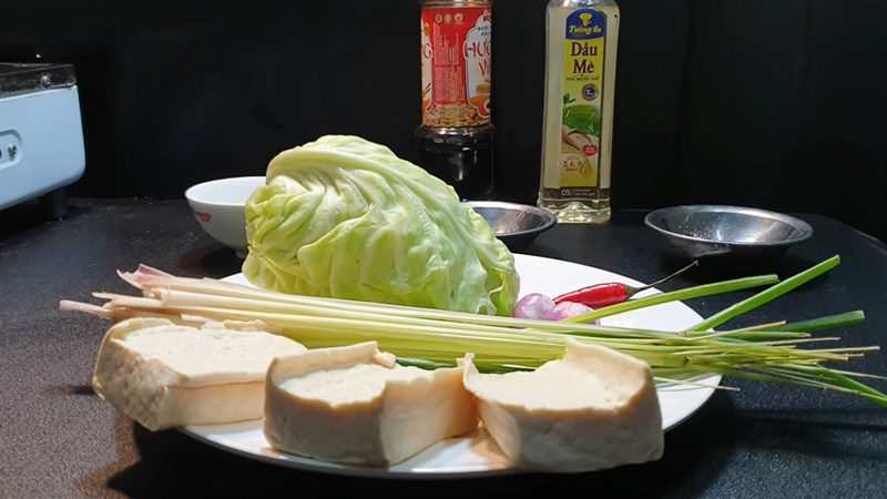 Ingredients for the dish 2 ways to make braised vegetarian cabbage