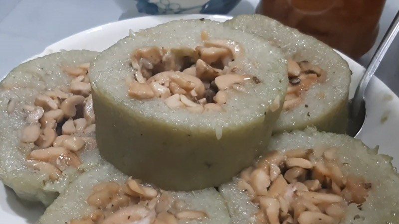 Cashew nut bánh tét