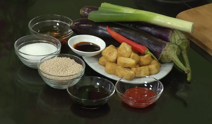 Ingredients for braised eggplant with pepper and eggplant braised with chili sauce