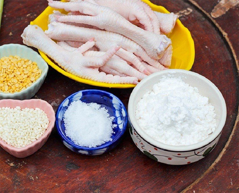 Ingredients for fried chicken feet with salt, tamarind