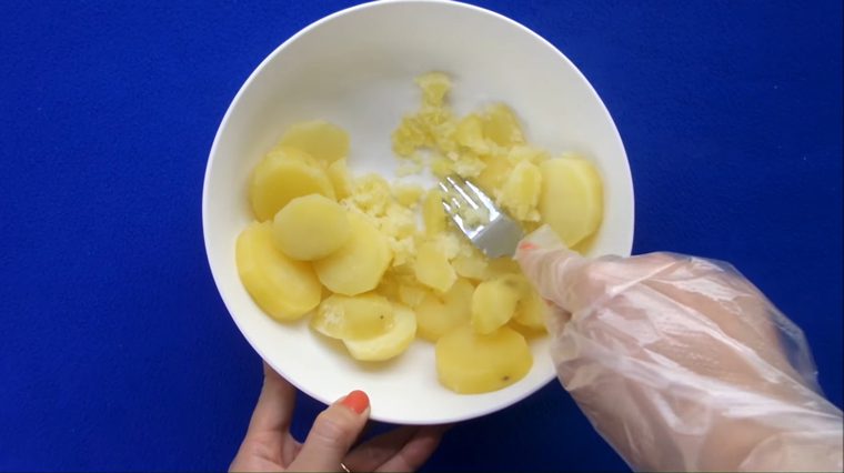 Step 1 Prepare the potatoes Fried Potato Balls wrapped with Sausage