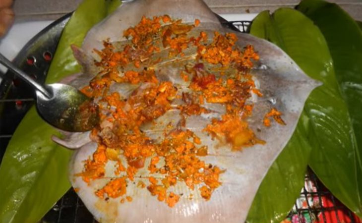 Step 2 Marinate with turmeric and grill the stingray Grilled Stingray with Turmeric