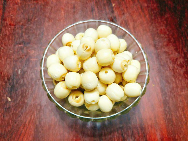 Step 1 Prepare the Ingredients for Fresh Lotus Seed Jam