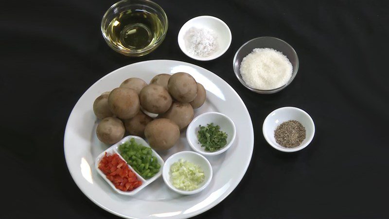 Ingredients for sautéed mushrooms with salt and pepper and sautéed mushrooms with lemon butter