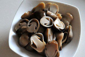 Step 1 Prepare the ingredients for Melon Soup with Straw Mushrooms