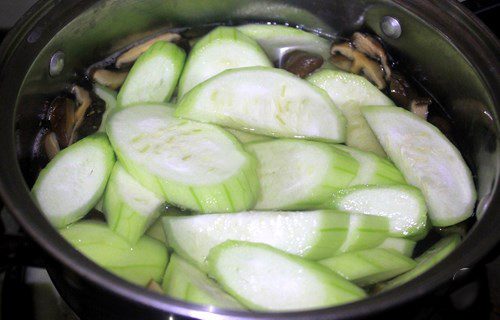 Step 2 Cook the soup for Melon Soup with Straw Mushrooms