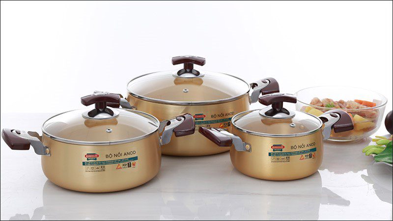 Set of 3 anodized aluminum pots with glass lid Sunhouse SH6634 