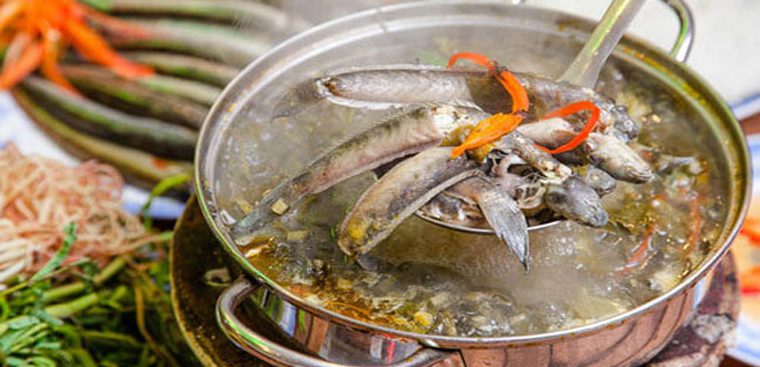 Step 3 Final product of snakehead fish hotpot with bitter vegetables