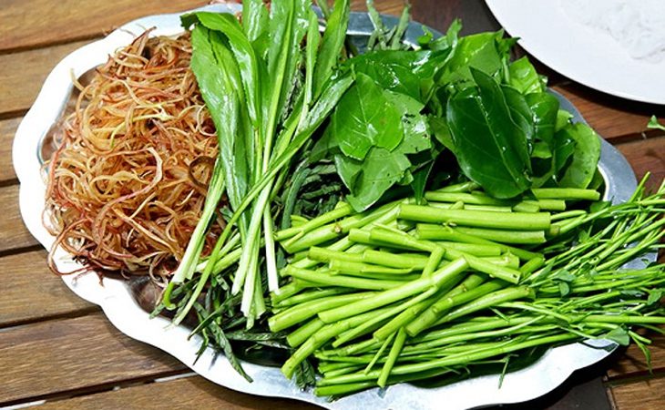 Step 1 Prepare the ingredients for Sour fish hotpot with giang leaves