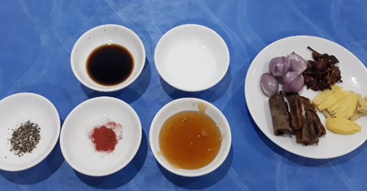 Ingredients for pork belly stew and pork belly braised in coconut water