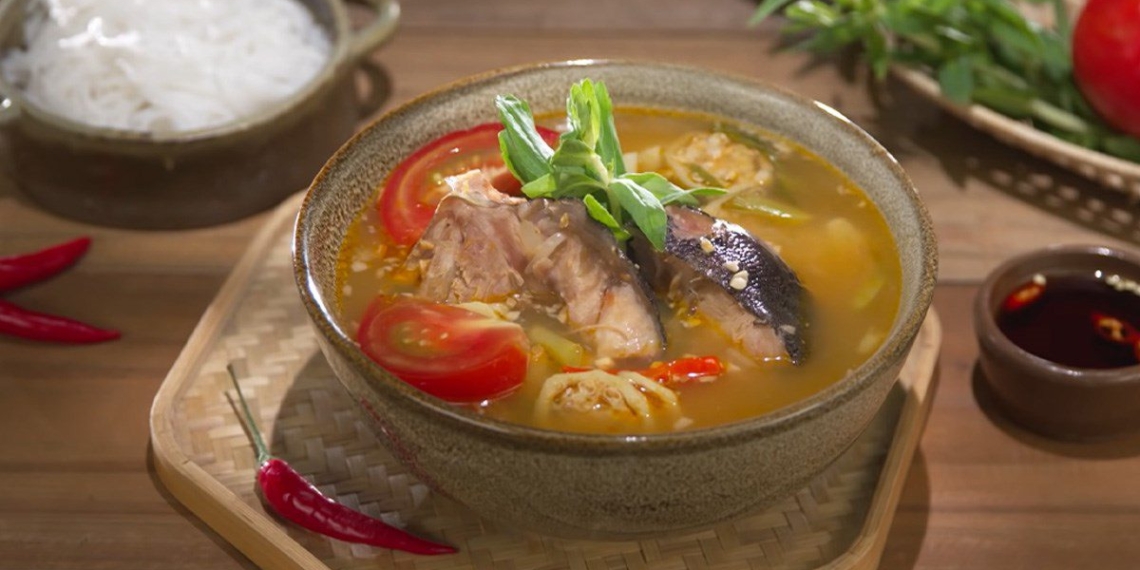 2 ways to cook sour soup with fish head green banana and tomato 10912