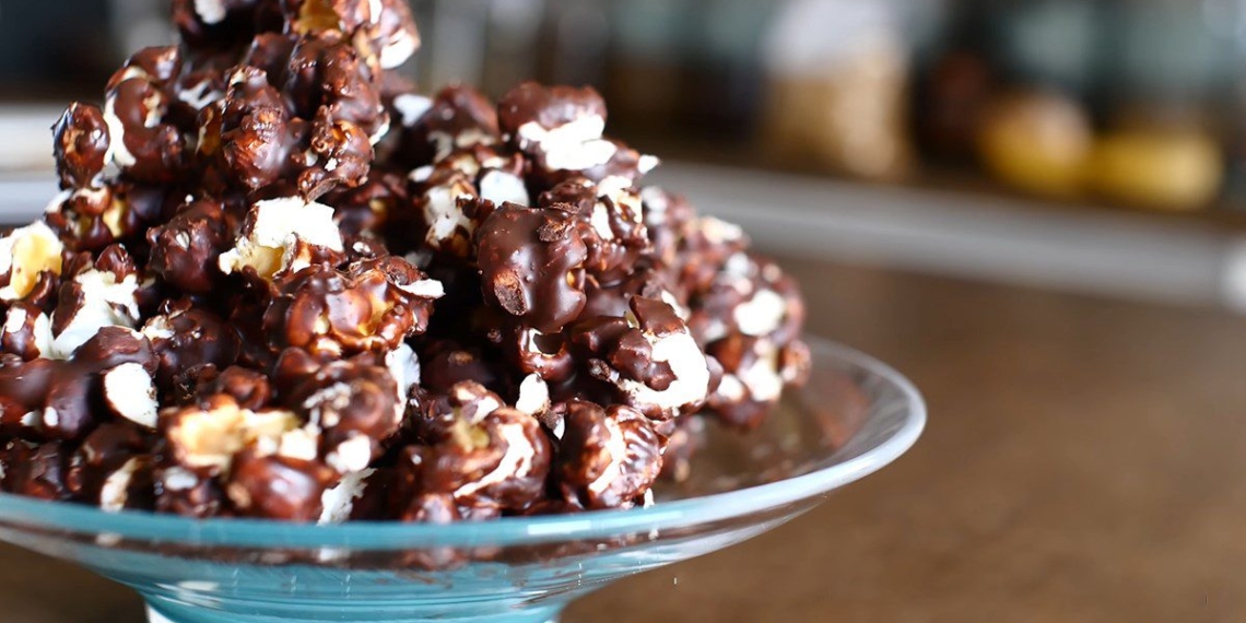 2 ways to make chocolate and matcha popped corn super crunchy 04248