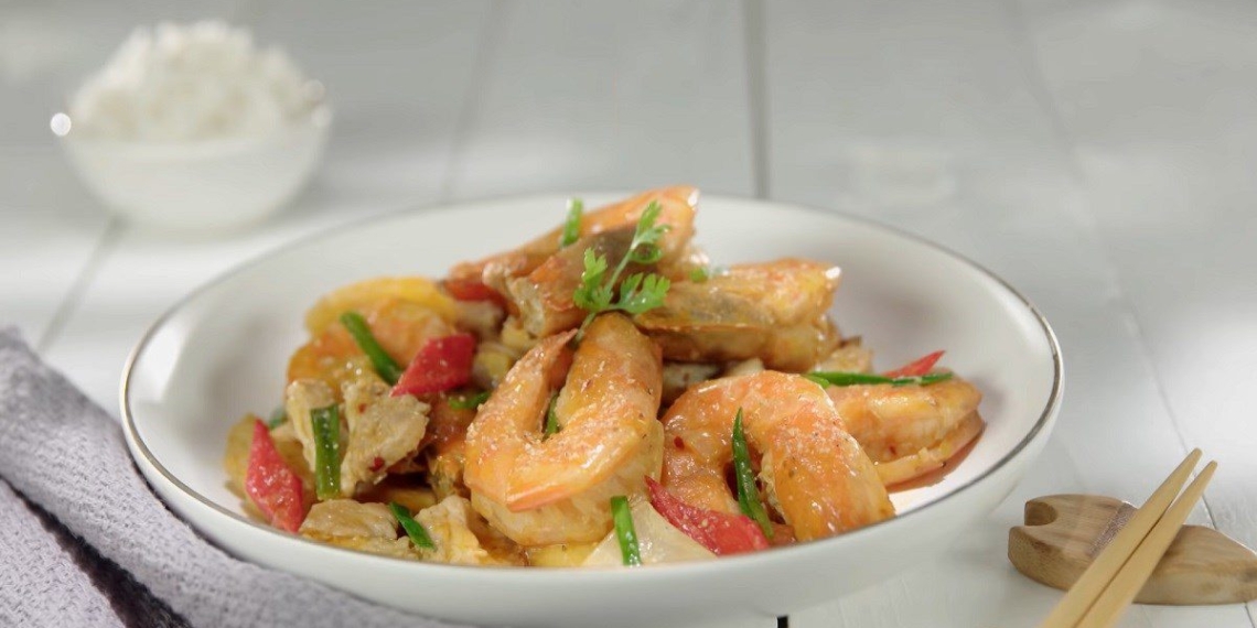 2 ways to make fragrant stir fried shrimp and stir fried shrimp in coconut water deliciously absorbed 04981