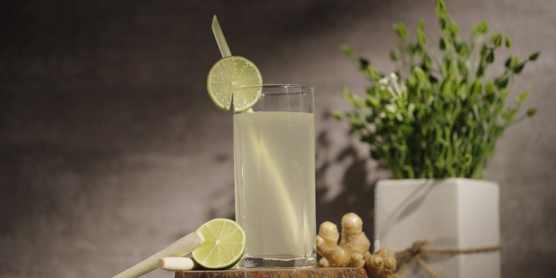 2 ways to make lemon grass water for beautiful skin 01636