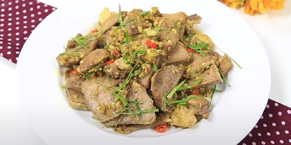 2 ways to make pork liver stir fried with coriander and fragrant onions delicious 07662