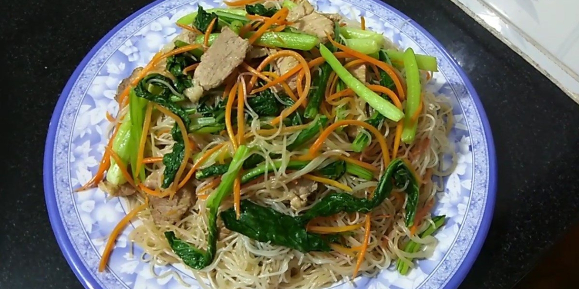 2 ways to make rice noodles fried with pork and fried with beef delicious 09543