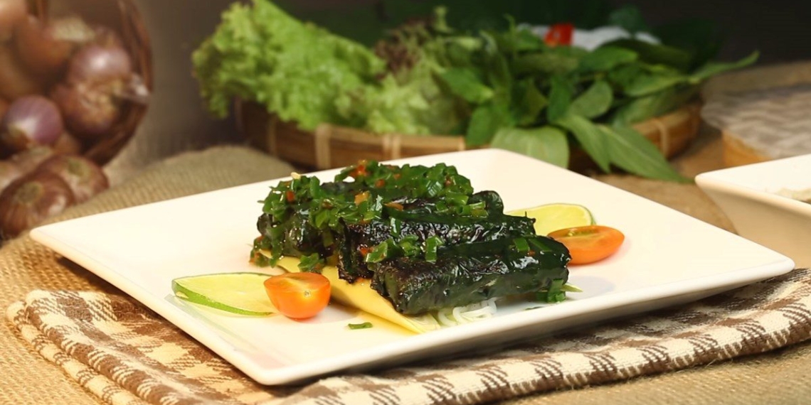 2 ways to make rolled fish with leaves and rolled frog with leaves delicious and fragrant 08644