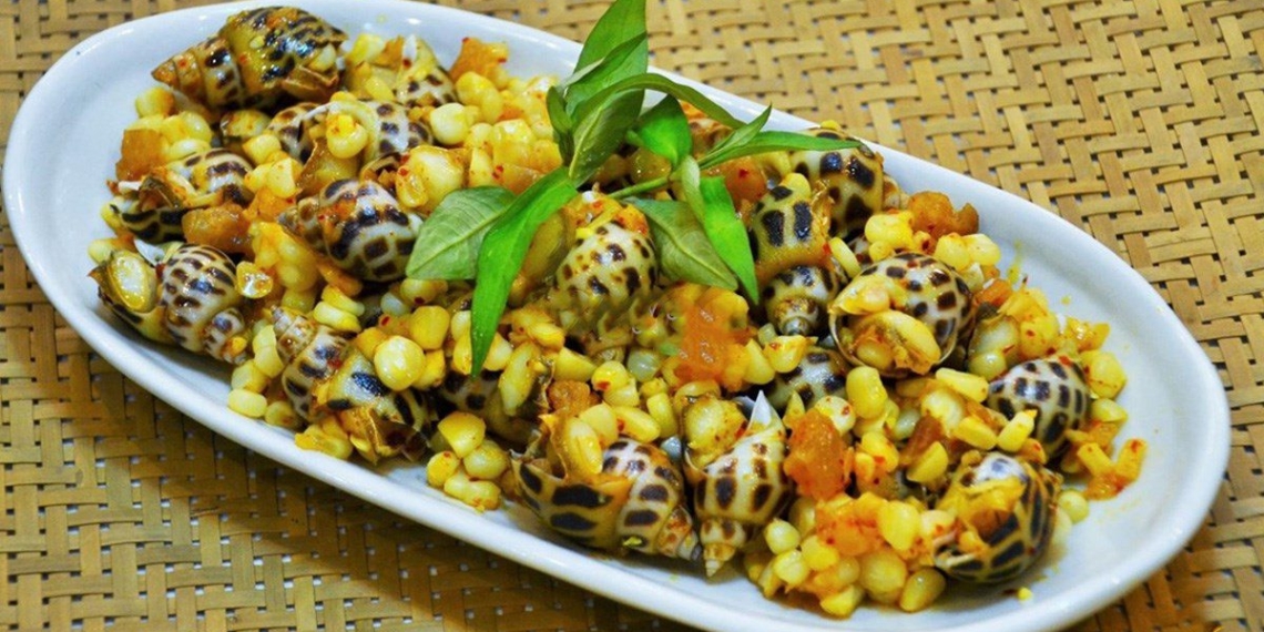 2 ways to make sauteed snails with sweet sour sauce and sauteed snails with corn delicious for the day 03833