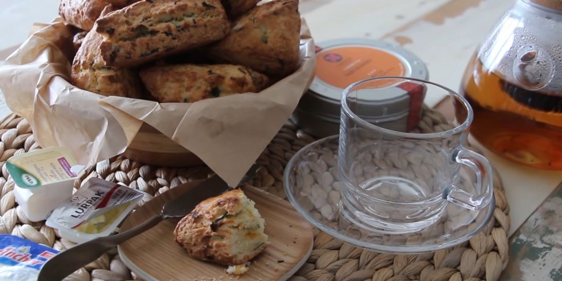 2 ways to make savory cheese onion scone and delicious human meat 08991