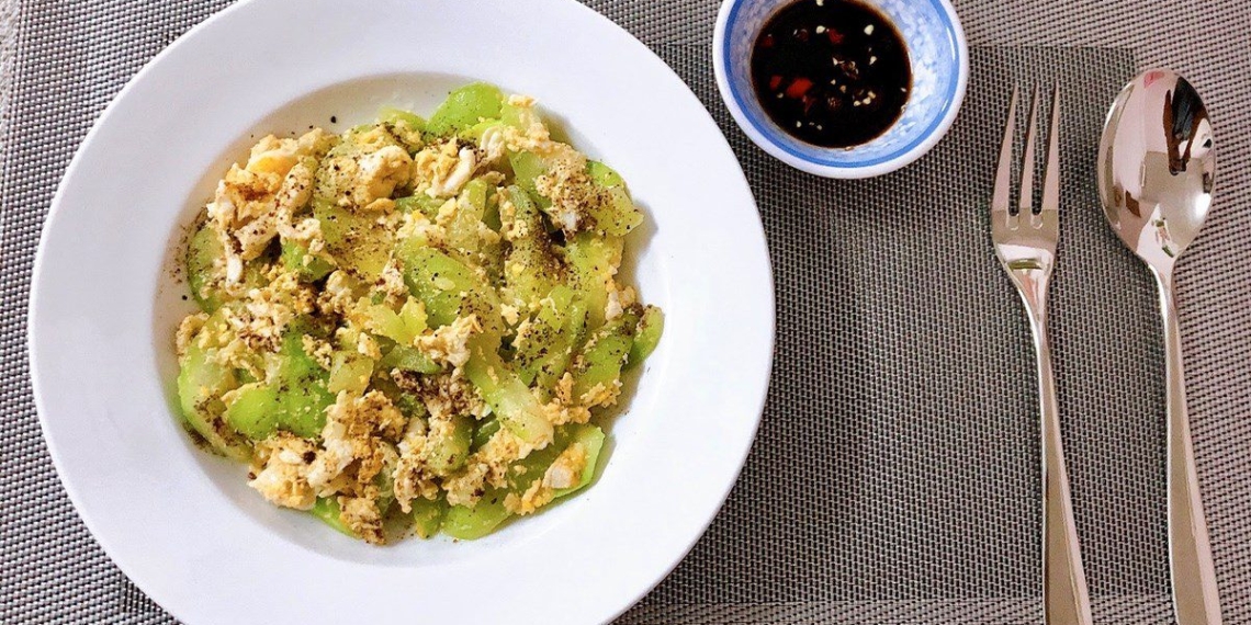 2 ways to make scrambled eggs and stir fried shrimp simple delicious 02202