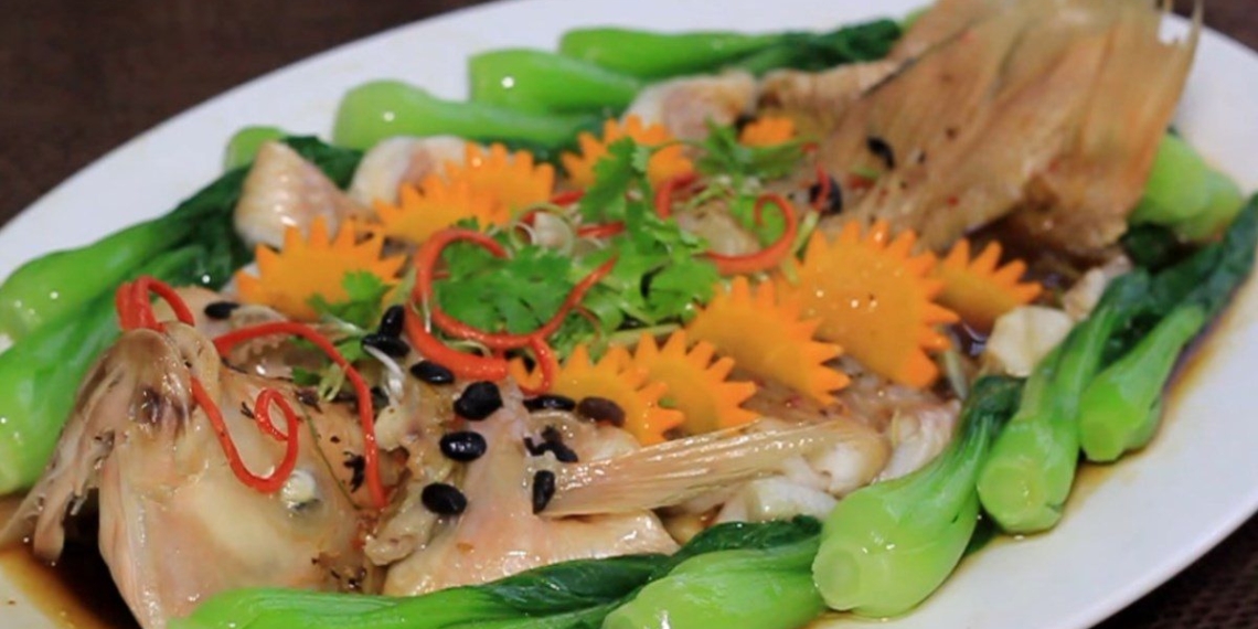 2 ways to make steamed pink salmon with fragrant herbs and steamed scented rice 10403