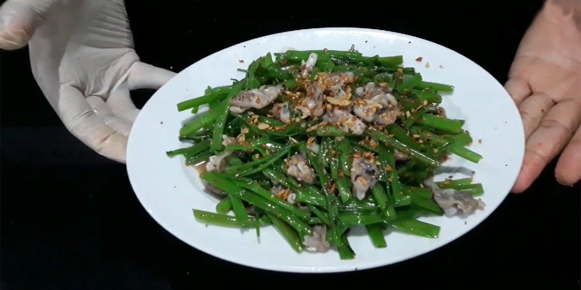 2 ways to make stir fried water spinach and stir fried mustard greens delicious 09396