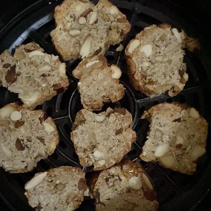 Step 2 Baking biscotti using an air fryer (recipe shared by a user)