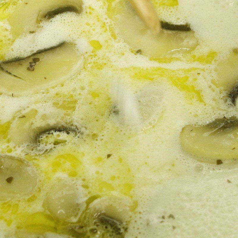 Step 4 Make mushroom sauce Beefsteak with mushroom cream sauce